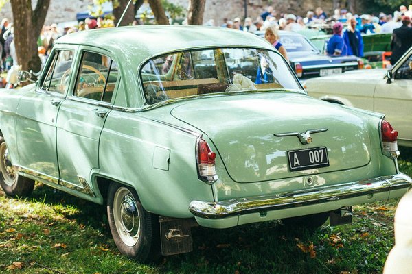 Unlock the secret to pairing bold boots with stylish dresses: the ultimate uk fashion guide